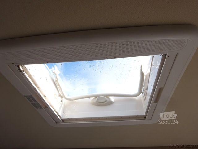 Integrated camper EURAMOBIL IL 720 EB Markise Navi Klimaaut. Hubbett