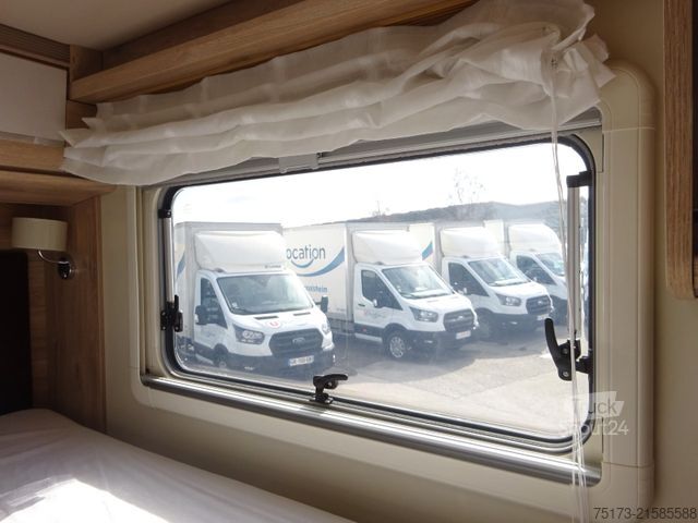 Integrated camper EURAMOBIL IL 720 EB Markise Navi Klimaaut. Hubbett