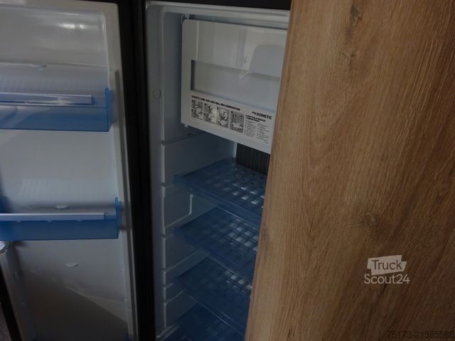 Integrated camper EURAMOBIL IL 720 EB Markise Navi Klimaaut. Hubbett