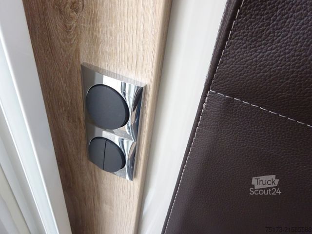 Integrated camper EURAMOBIL IL 720 EB Markise Navi Klimaaut. Hubbett