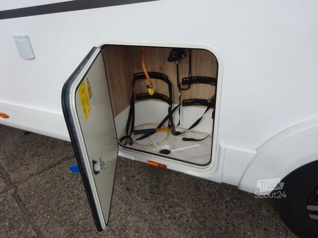 Integrated camper EURAMOBIL IL 720 EB Markise Navi Klimaaut. Hubbett