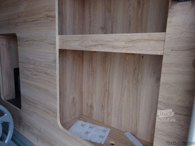 Integrated camper EURAMOBIL IL 720 EB Markise Navi Klimaaut. Hubbett