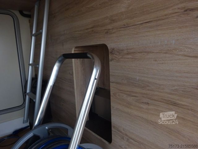 Integrated camper EURAMOBIL IL 720 EB Markise Navi Klimaaut. Hubbett