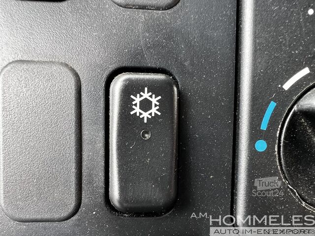 Στρατιωτικό όχημα Mercedes-Benz AXOR 1829A