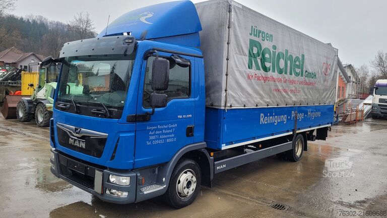 Flatbed truck with tarp MAN TGL 12.220 Pritsche/Plane LBW