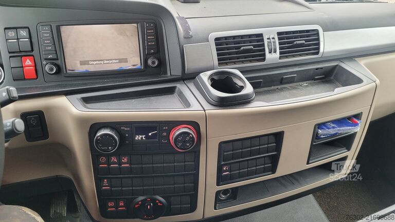 Flatbed truck with tarp MAN TGL 12.220 Pritsche/Plane LBW