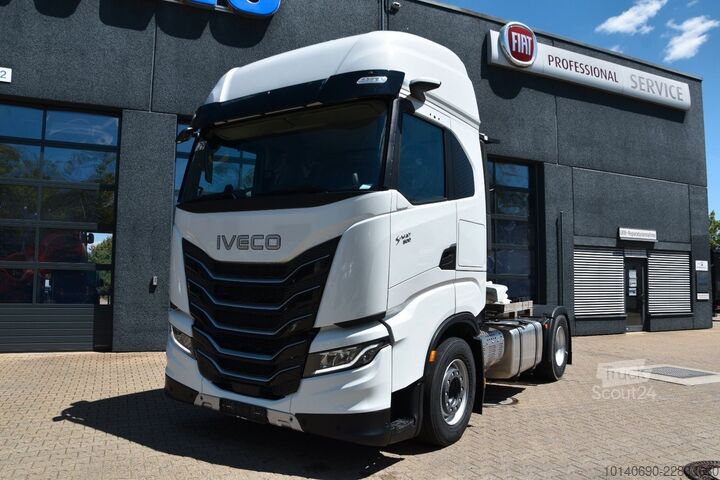 Tracteur routier standard IVECO S-WAY AS440S50T-P SZM Mirror Standklima High-Per
