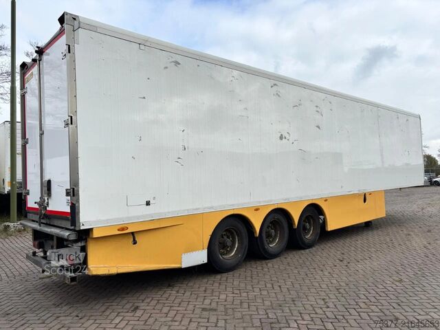 Рефрижераторне/заморожене транспортування Gray and Adams 10 units on stock ,Themoking SLXe 200 ,BPW axle...