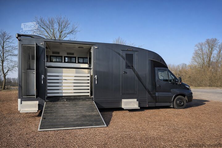 Horse truck / Horse transporter for 2 horses Iveco Daily 72C / 7.2t