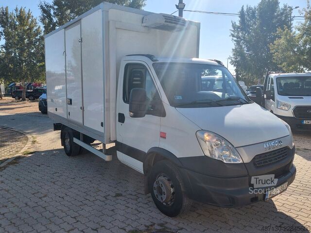 Jääkaappikorinen pakettiauto IVECO Daily 70C15/P