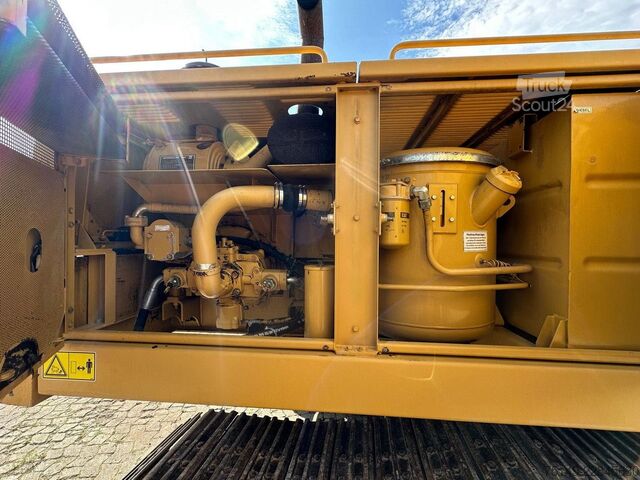 Lančani bager CATERPILLAR 215 LC, Tieflöffel 1m³, 4.430 Std., TOP-Zustand