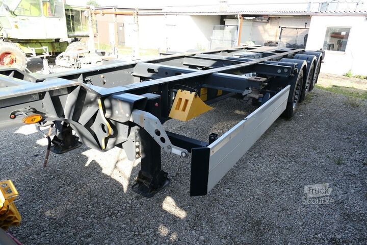 Полуремарке със сменяеми каросерии SCHMITZ CARGOBULL SCF 24G - 40LX, 1x20 / 2x20 / 1x30 & 1x40