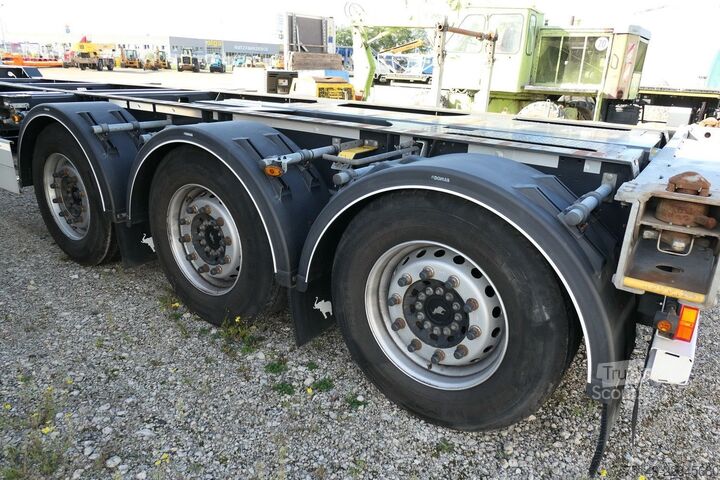Полуремарке със сменяеми каросерии SCHMITZ CARGOBULL SCF 24G - 40LX, 1x20 / 2x20 / 1x30 & 1x40