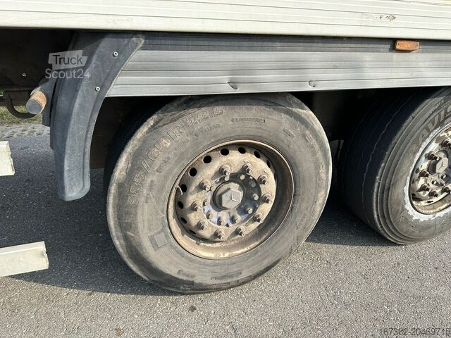 Transporte refrigerado/congelado Gray and Adams Meat Hook Thermo King SLXE 400