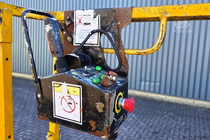 Scherenhebebühne Haulotte Compact 8 Electric, 8.2m Working Height, 350kg Cap