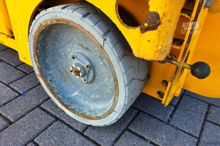 Scherenhebebühne Haulotte Compact 8 Electric, 8.2m Working Height, 350kg Cap