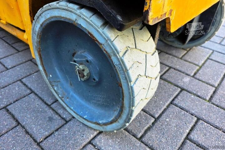 Scherenhebebühne Haulotte Compact 8 Electric, 8.2m Working Height, 350kg Cap