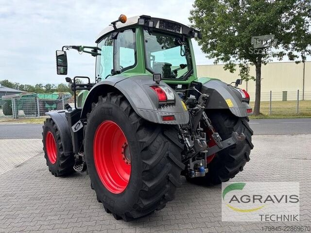 Traktori Fendt 824 VARIO S4 Profi