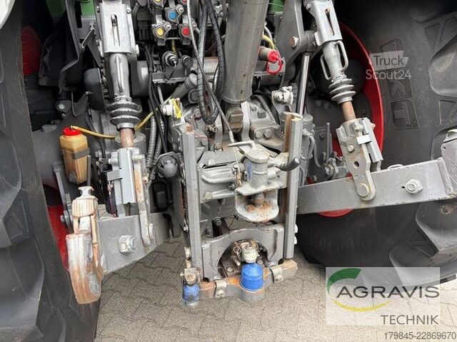 Traktori Fendt 824 VARIO S4 Profi