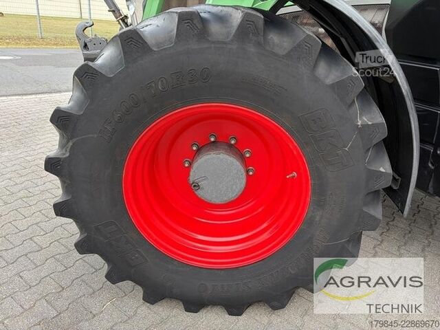 Traktori Fendt 824 VARIO S4 Profi