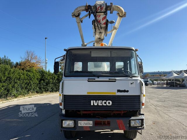 Tovornjak s črpalko za beton Iveco Magirus 330