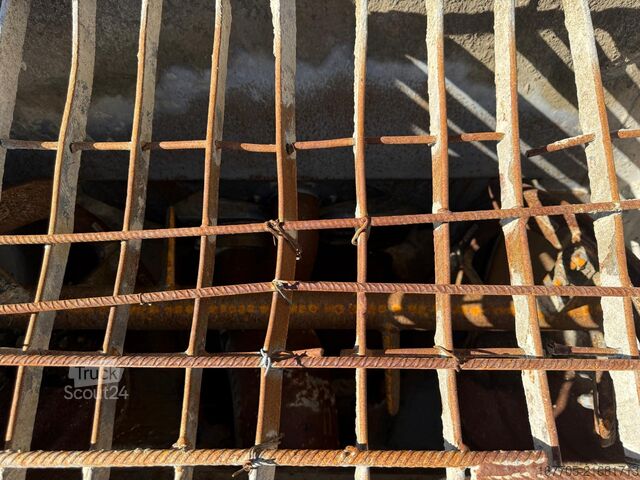 Tovornjak s črpalko za beton Iveco Magirus 330