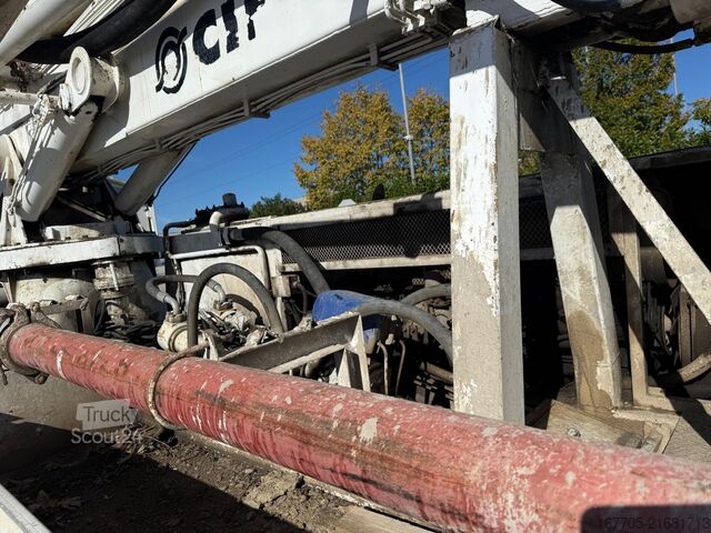 Tovornjak s črpalko za beton Iveco Magirus 330