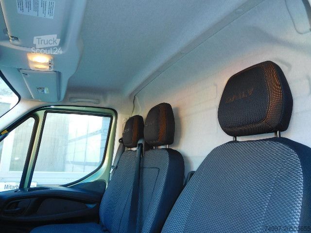 Панельний фургон IVECO 35S18HA8 Hi-Matic Voll-LED