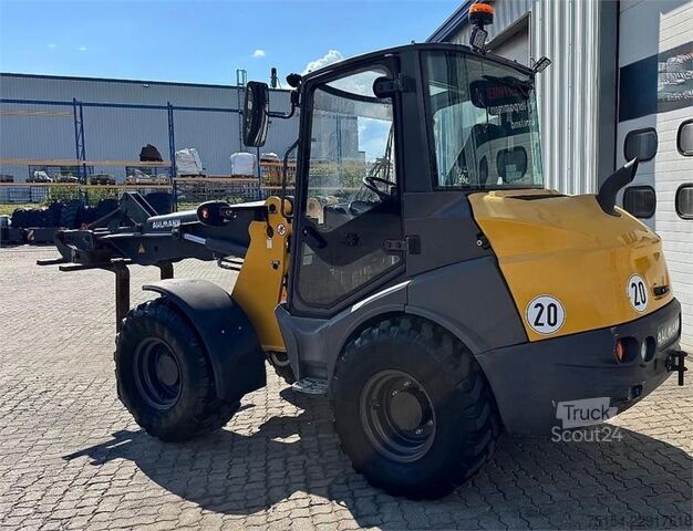 Kuormaaja Mecalac AX 1000