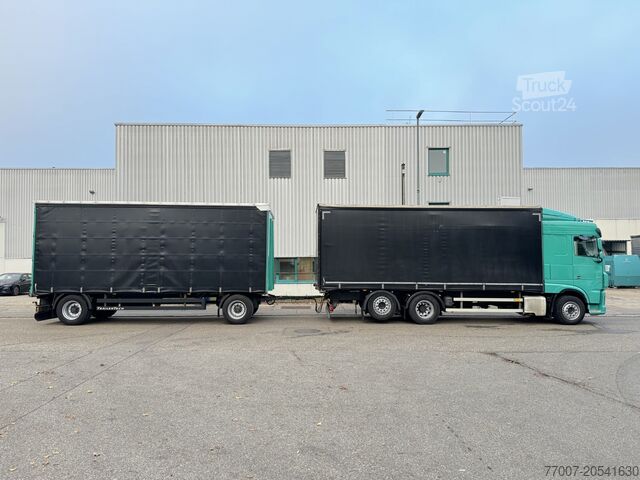 Lastbil med lad og presenning med vogntog (Pritsche & Plane Zug) DAF XF480 Schiebeplane-Zug Bordwände Lenkach