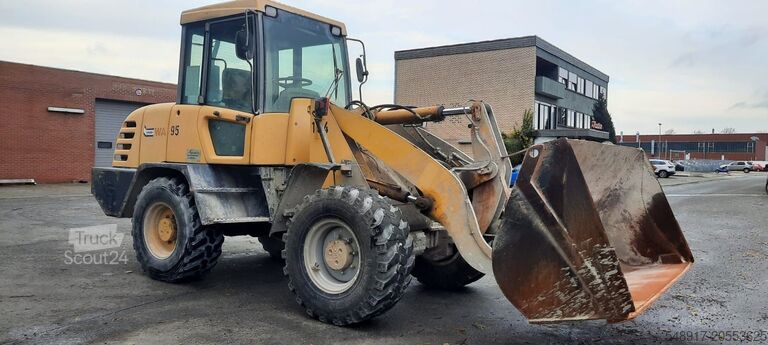 Chargeuse sur pneus Komatsu WA95-3