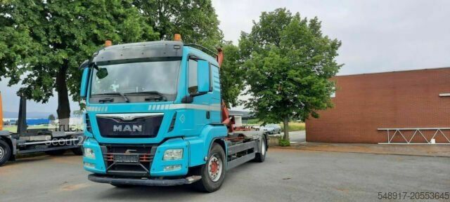 Containertransport (haakarmsysteem) MAN TGS 18.440 Abroller mit Funk +Kran vor