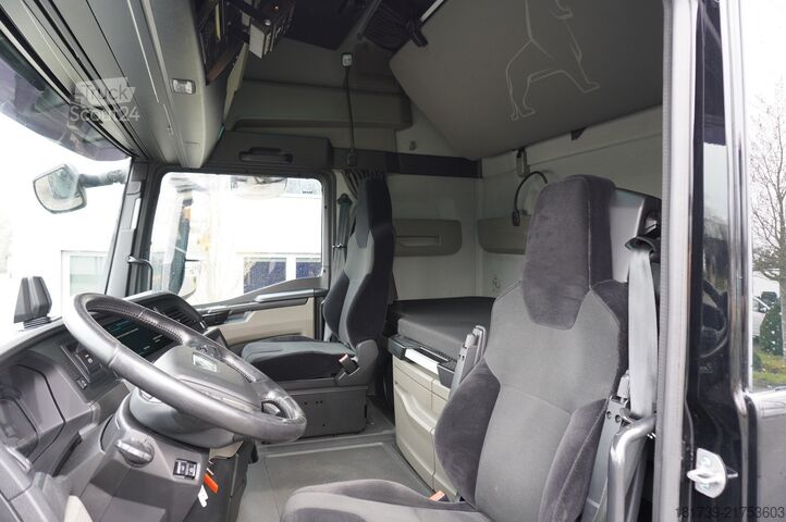 Hűtős MAN TGX 28.480 6x2 / 2024 / Krone 18 EPAL