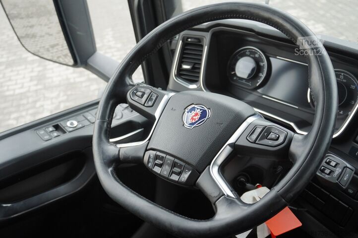 Kyld lastbil SCANIA R500 6x2 / Kiesling meat hook refrigerat