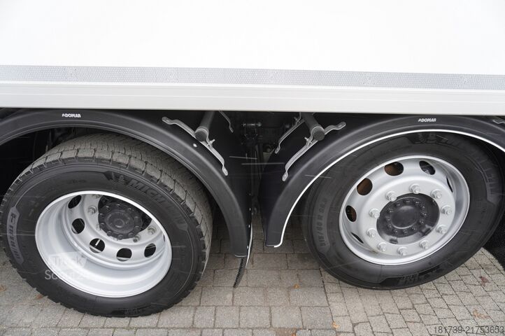 Hűtős MAN TGX 26.400 / IGLOOCAR 20 pallets