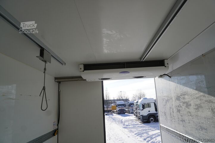 Chladicí jednotka s dvojí teplotou Renault D210 12T / Bitemperature Refrigerator