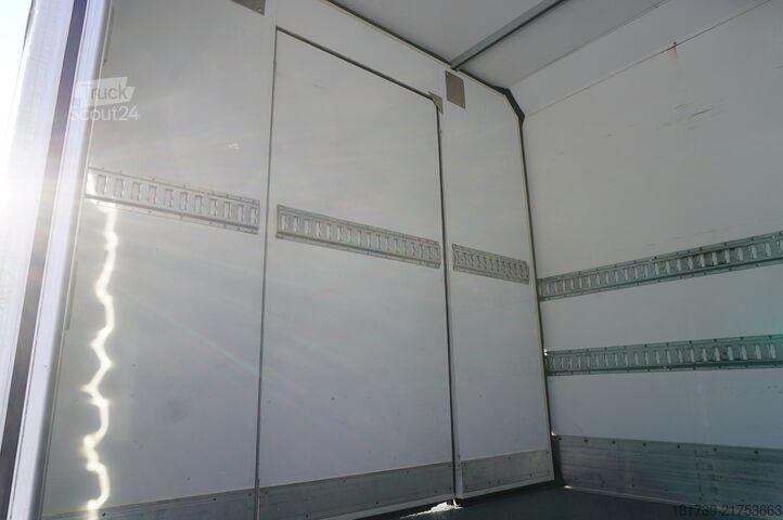 Chladicí jednotka s dvojí teplotou Renault D210 12T / Bitemperature Refrigerator