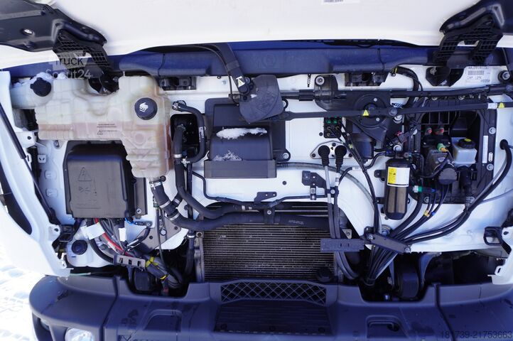 Chladicí jednotka s dvojí teplotou Renault D210 12T / Bitemperature Refrigerator