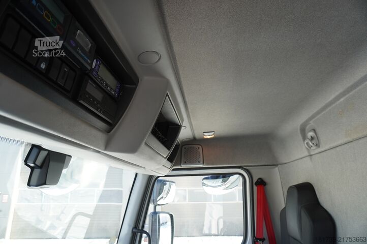 Chladicí jednotka s dvojí teplotou Renault D210 12T / Bitemperature Refrigerator