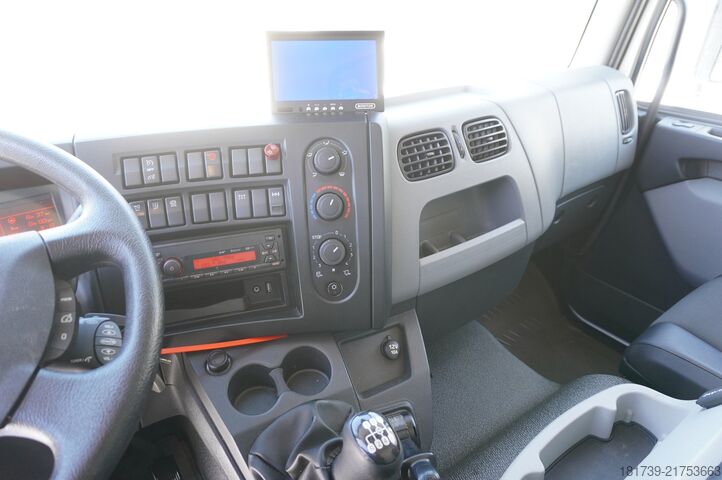 Chladicí jednotka s dvojí teplotou Renault D210 12T / Bitemperature Refrigerator