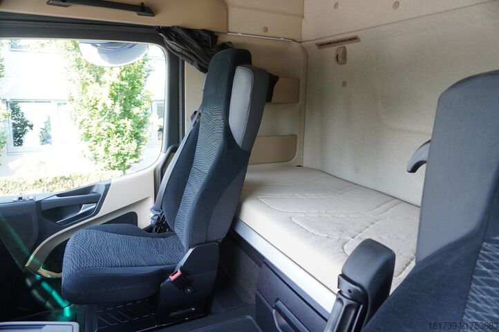 Frigorifik kamyon Mercedes-Benz Actros 2546 / Lecapitaine refrigerator