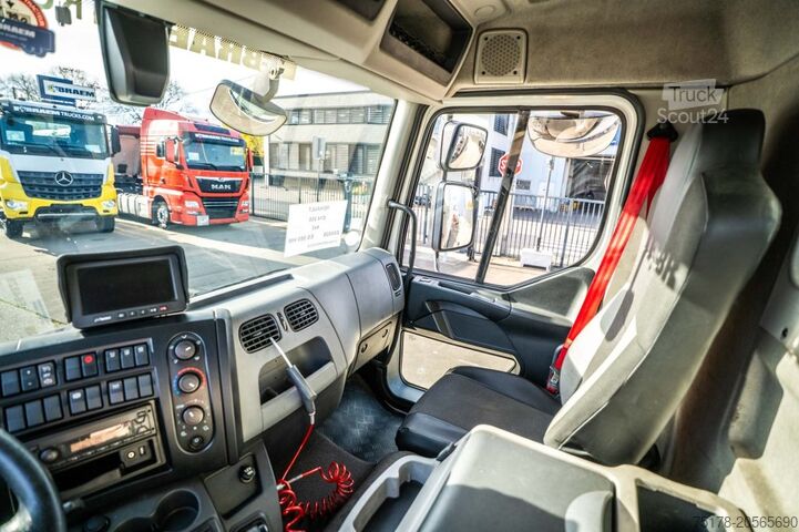 Mala RENAULT D14 250 // HAYON DHOLLANDIA