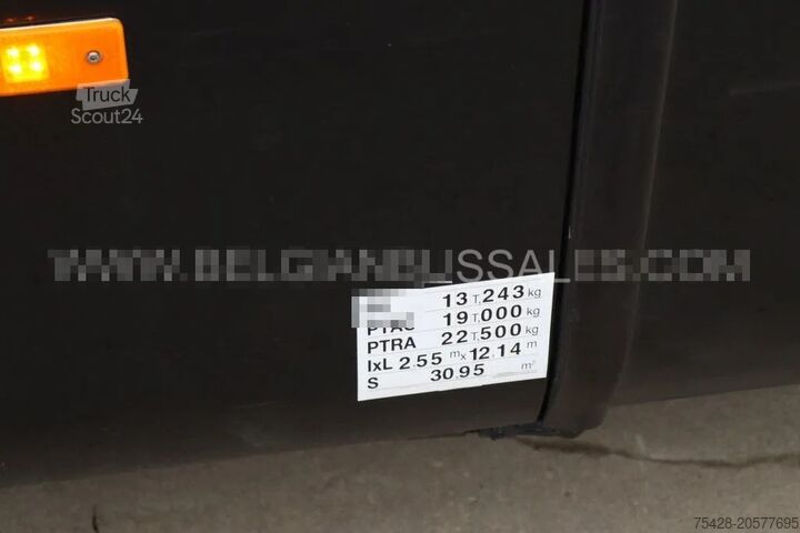 Coach Mercedes Tourismo 15RHD / Full options / Small body damage