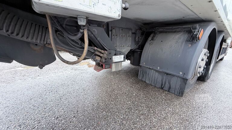 Jäähdytysrekka SCANIA P410 6x2 Kühlkoffer mit lbw + Anhänger Bj 2015