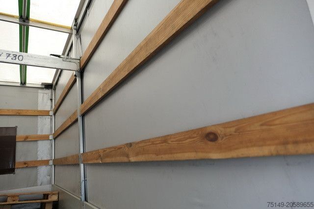 Furgon cu prelată laterală PEUGEOT Boxer 4x2, Schlafliege, Klima, 100tkm, 4,8mtr.