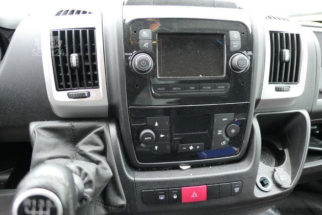 Furgon cu prelată laterală PEUGEOT Boxer 4x2, Schlafliege, Klima, 100tkm, 4,8mtr.