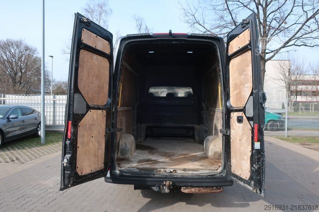Hög tak skåpbil VOLKSWAGEN Nr.135/Crafter 35 lang Hochdach 6 Sitze