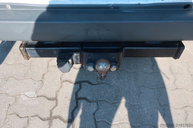 Minibussi FORD Nr.208 Transit 9 Sitzer / Tempomat / Klima / AHK