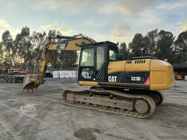Excavator pe șenile Caterpillar 323D