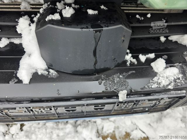 Hög tak skåpbil IVECO 35S18 Kastenwagen Maxi hoch&lang, Unfall